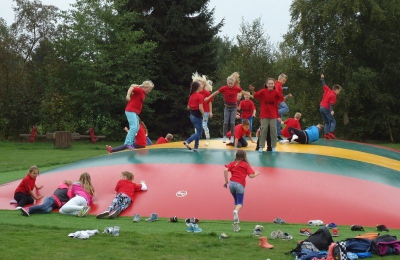 Jumping red school 1