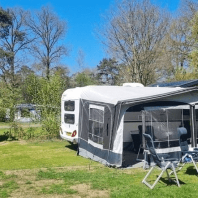 Stellplatz mit privaten sanitären Anlagen