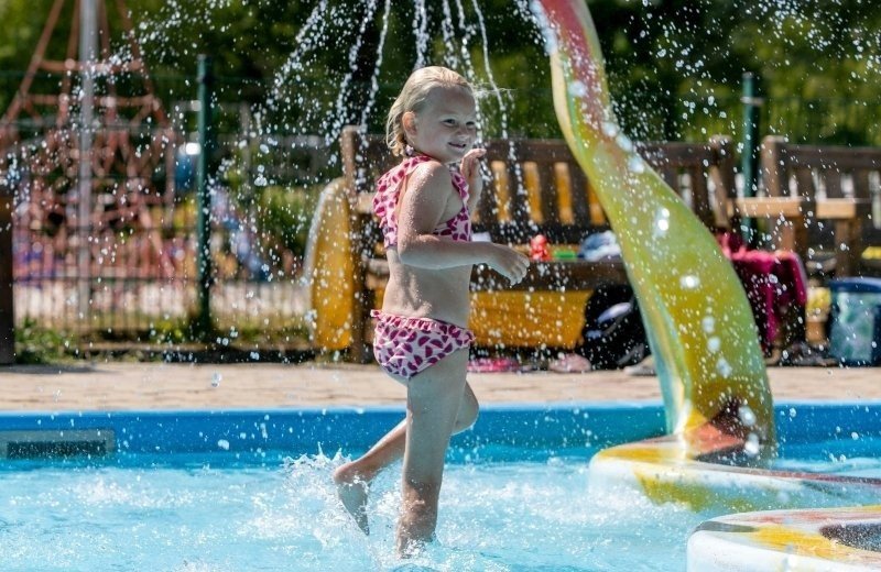 Wasserspa im ferienpark mit schwimmbad holland witterzomer